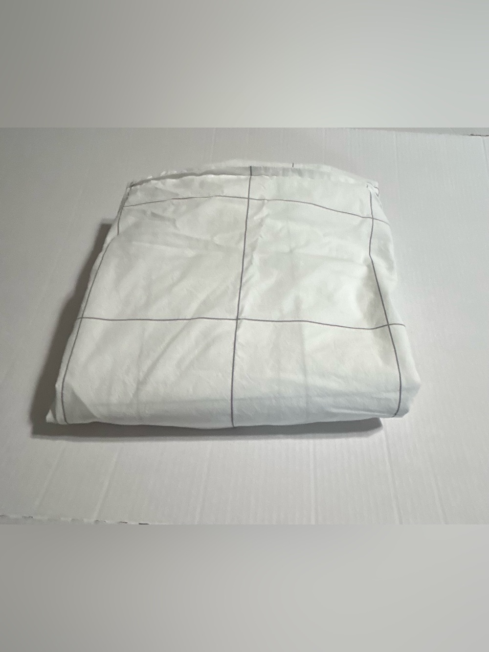 Brooklinen Queen Flat Sheet White with Gray Windowpane Cotton